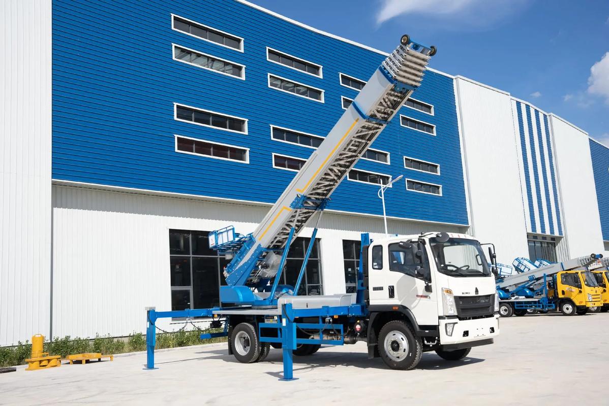 嘉鱼小型云梯车上料车租赁多少钱