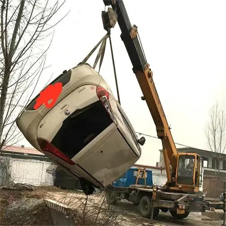 嘉鱼随时待命，吊车24小时道路救援服务全解析